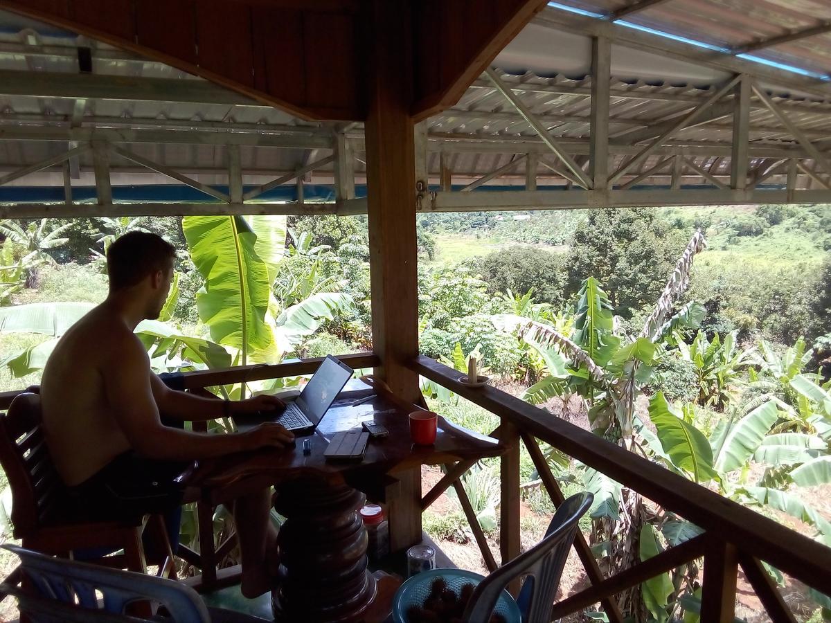 Mr Pov Home Stay Banlung Esterno foto